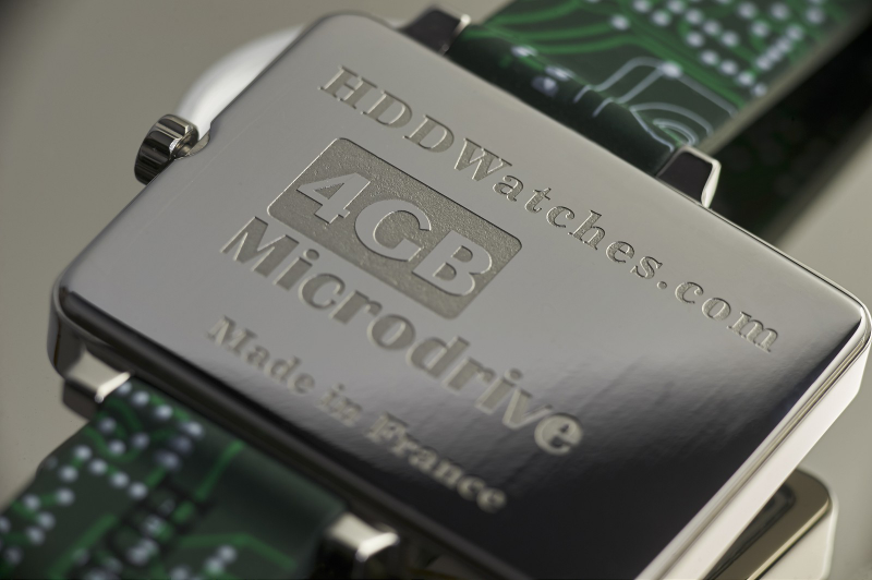 Illustration for article titled A Tiny Old Hard Drive Makes a Sweet Nerdy Watch